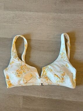 Cute O'Neill Floral Bikini Top